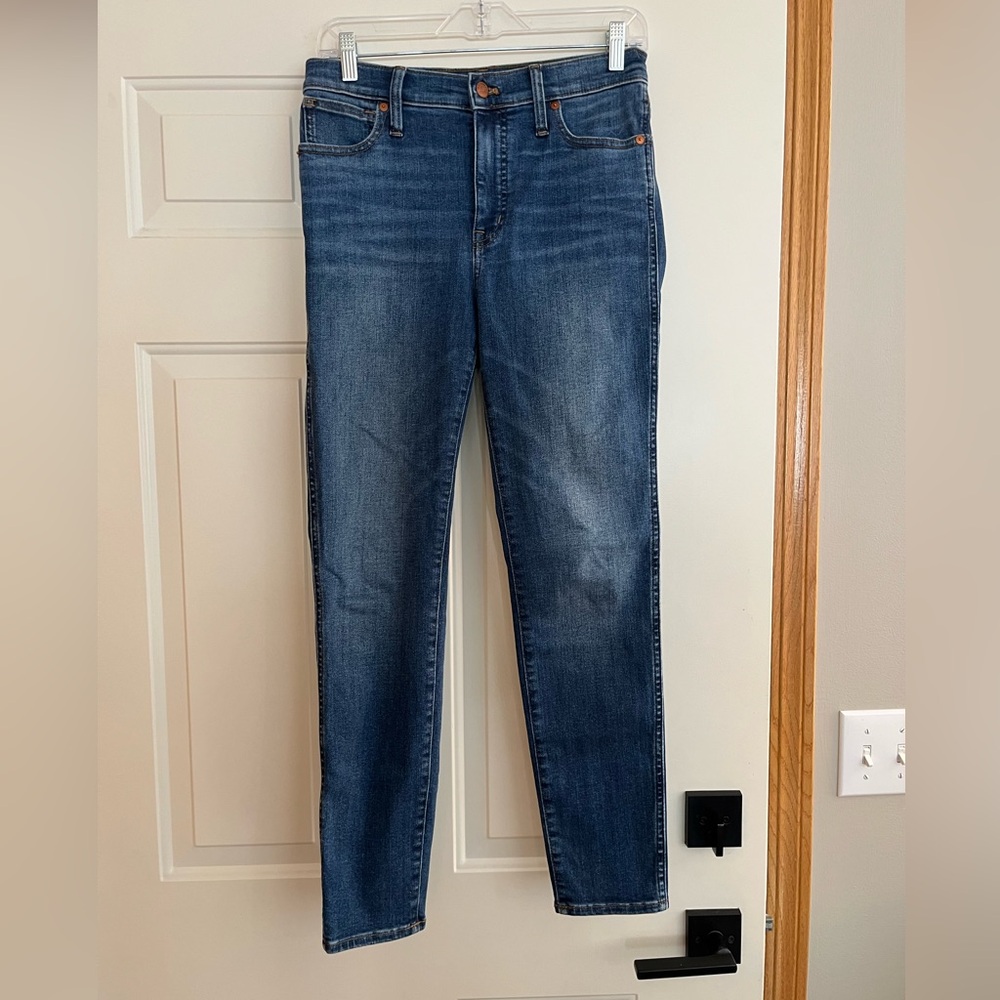 Madewell 10” high rise skinny medium wash denim jeans. Size 27